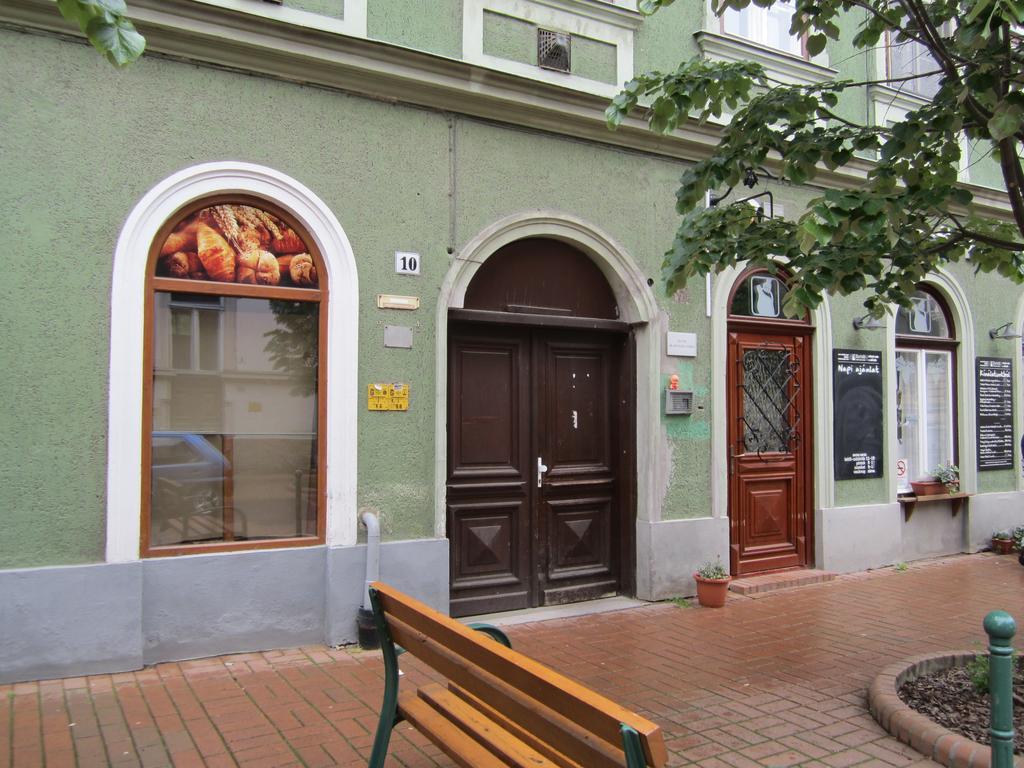 Galeria Apartman Сегед Экстерьер фото